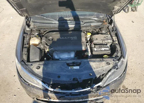 2015 Chrysler 200 Limited z USA, uszkodzony, nr VIN 1C3CCCAB4FN733027